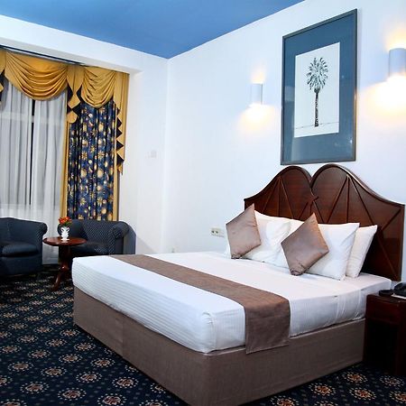 Galway Forest Lodge Hotel Нувара-Елія Екстер'єр фото