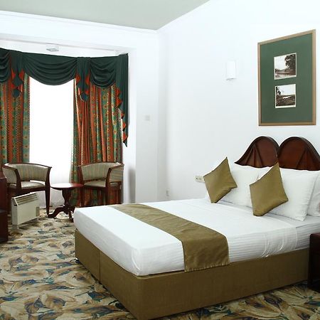 Galway Forest Lodge Hotel Нувара-Елія Екстер'єр фото