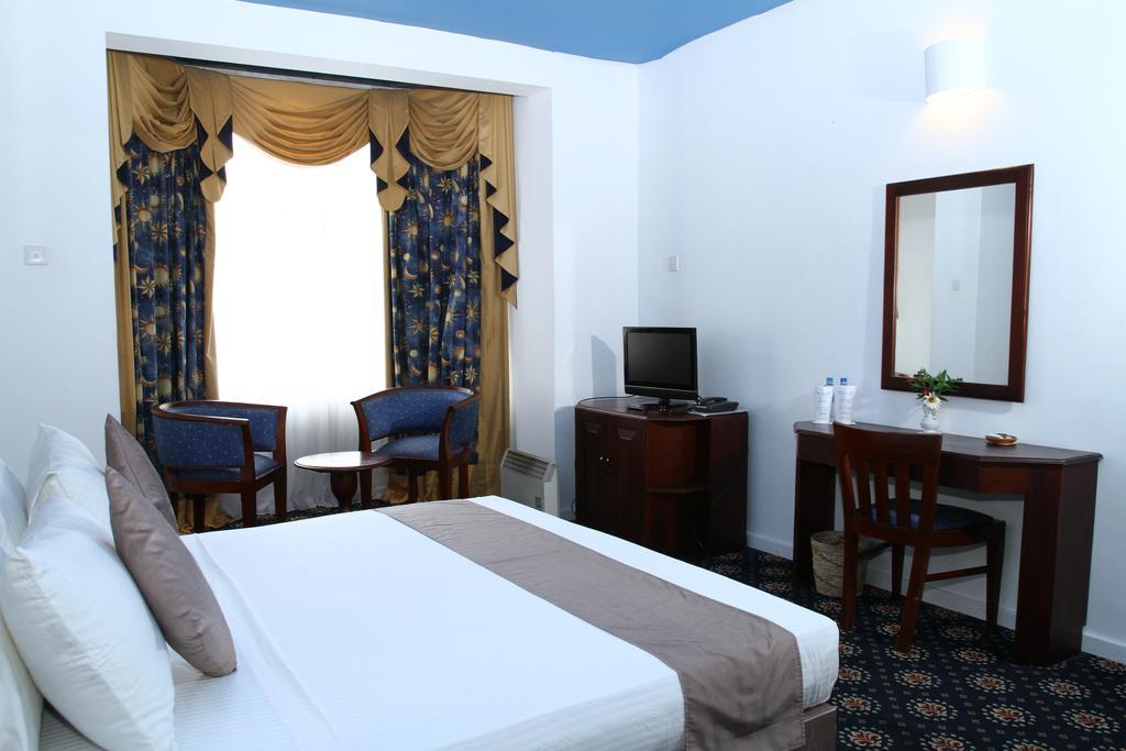 Galway Forest Lodge Hotel Нувара-Елія Екстер'єр фото